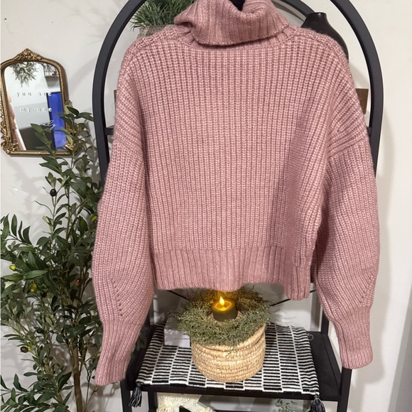 Varley Woodrose Rogan Cropped Knit Sweater – Dusty Rose size small - Picture 7 of 9